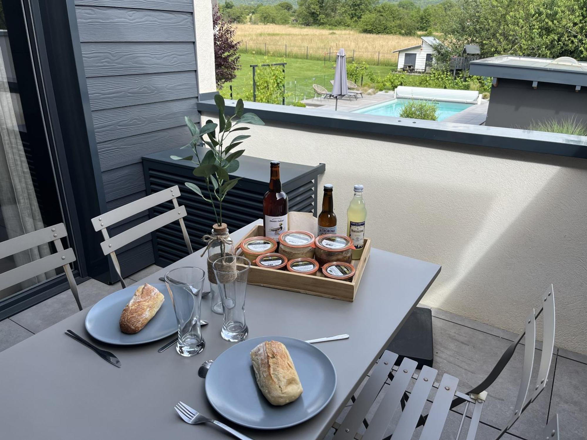 Appart-Hotel N 3 Avec Terrasse, Piscine, Petit-Dejeuner Et Parking Prive Chouzelot Exterior foto