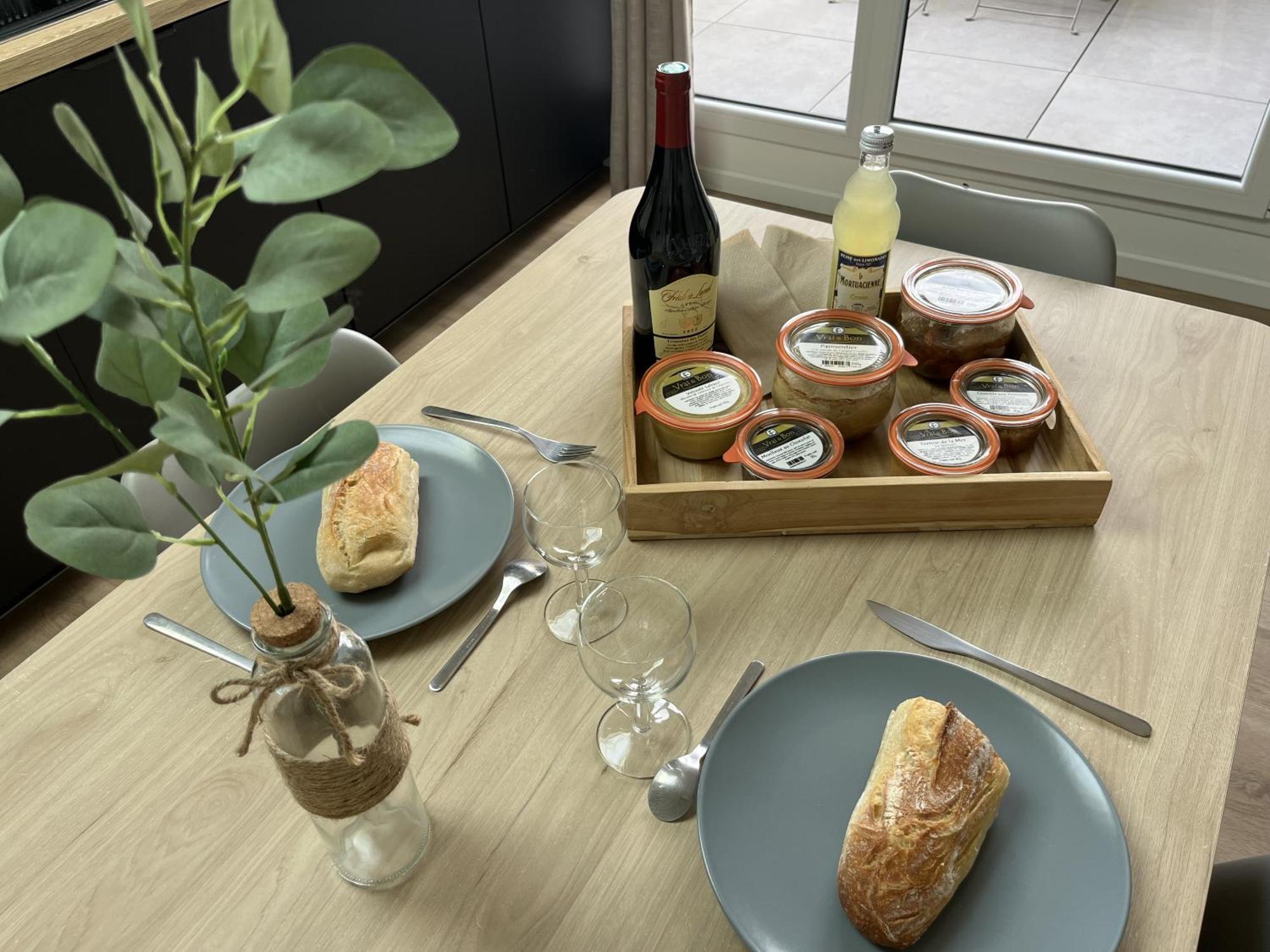 Appart-Hotel N 3 Avec Terrasse, Piscine, Petit-Dejeuner Et Parking Prive Chouzelot Exterior foto