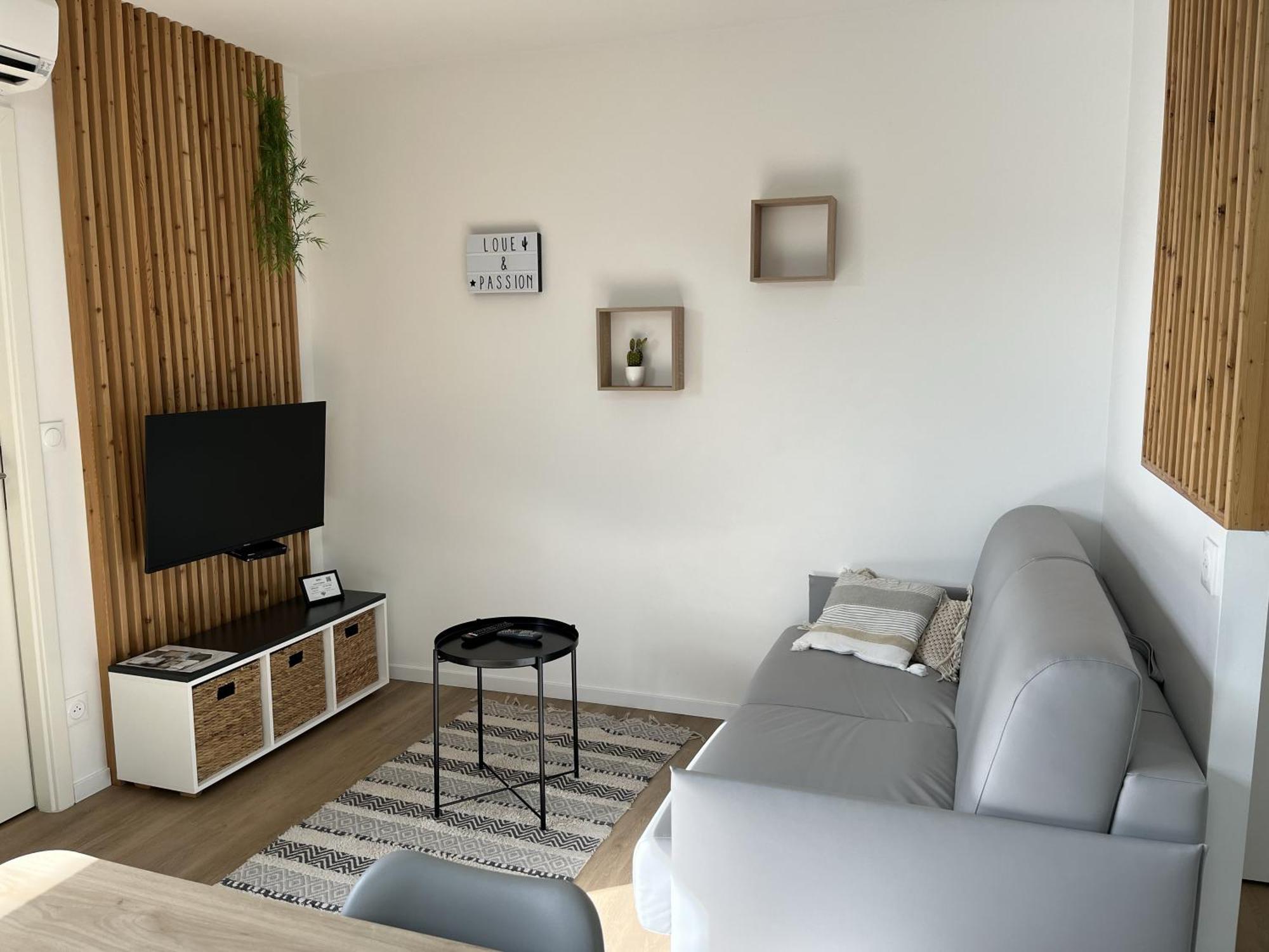 Appart-Hotel N 3 Avec Terrasse, Piscine, Petit-Dejeuner Et Parking Prive Chouzelot Exterior foto